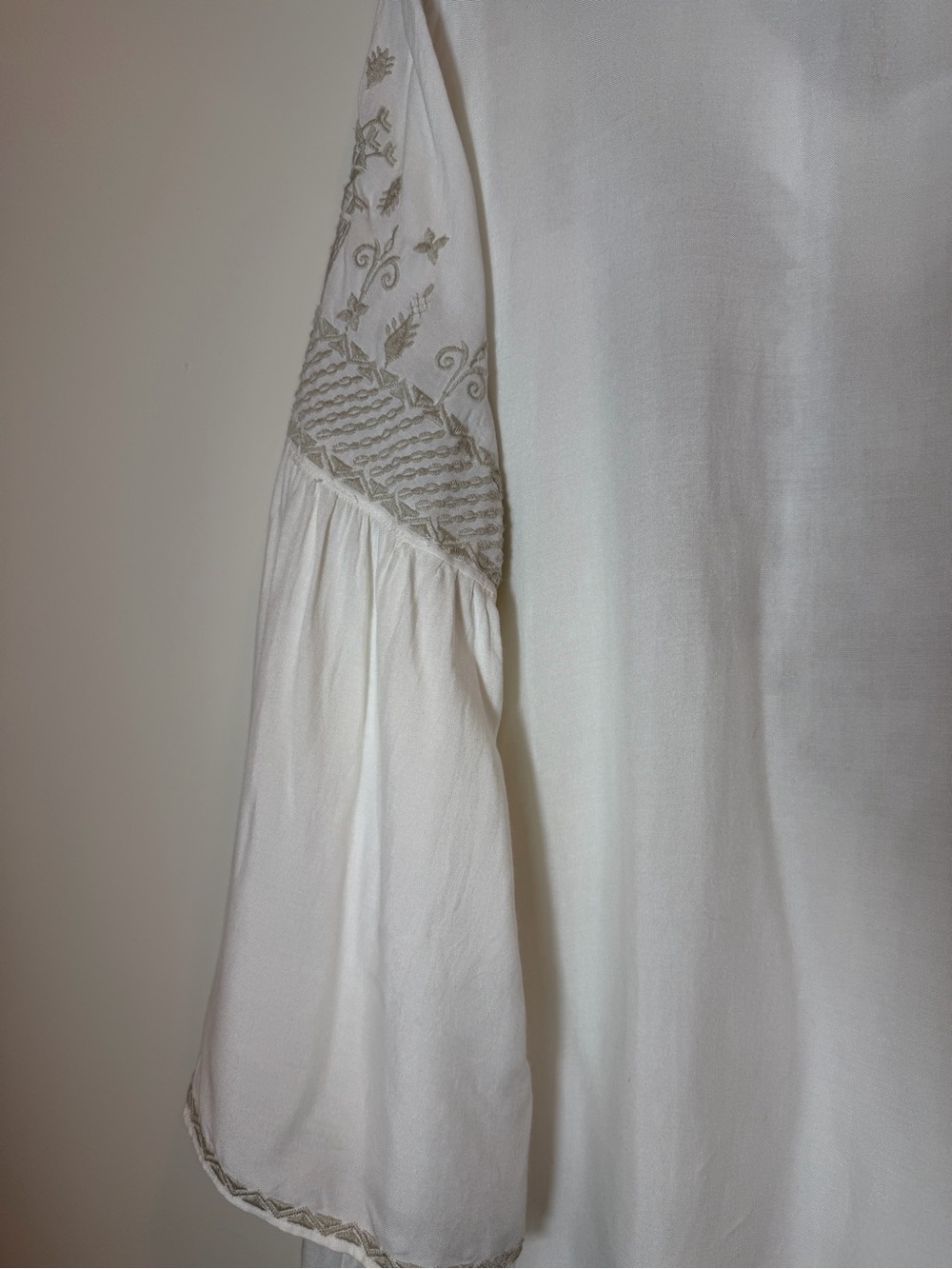 Chelsea & Theodore White Blouse with Beige Embroidery - Picture 5 of 11